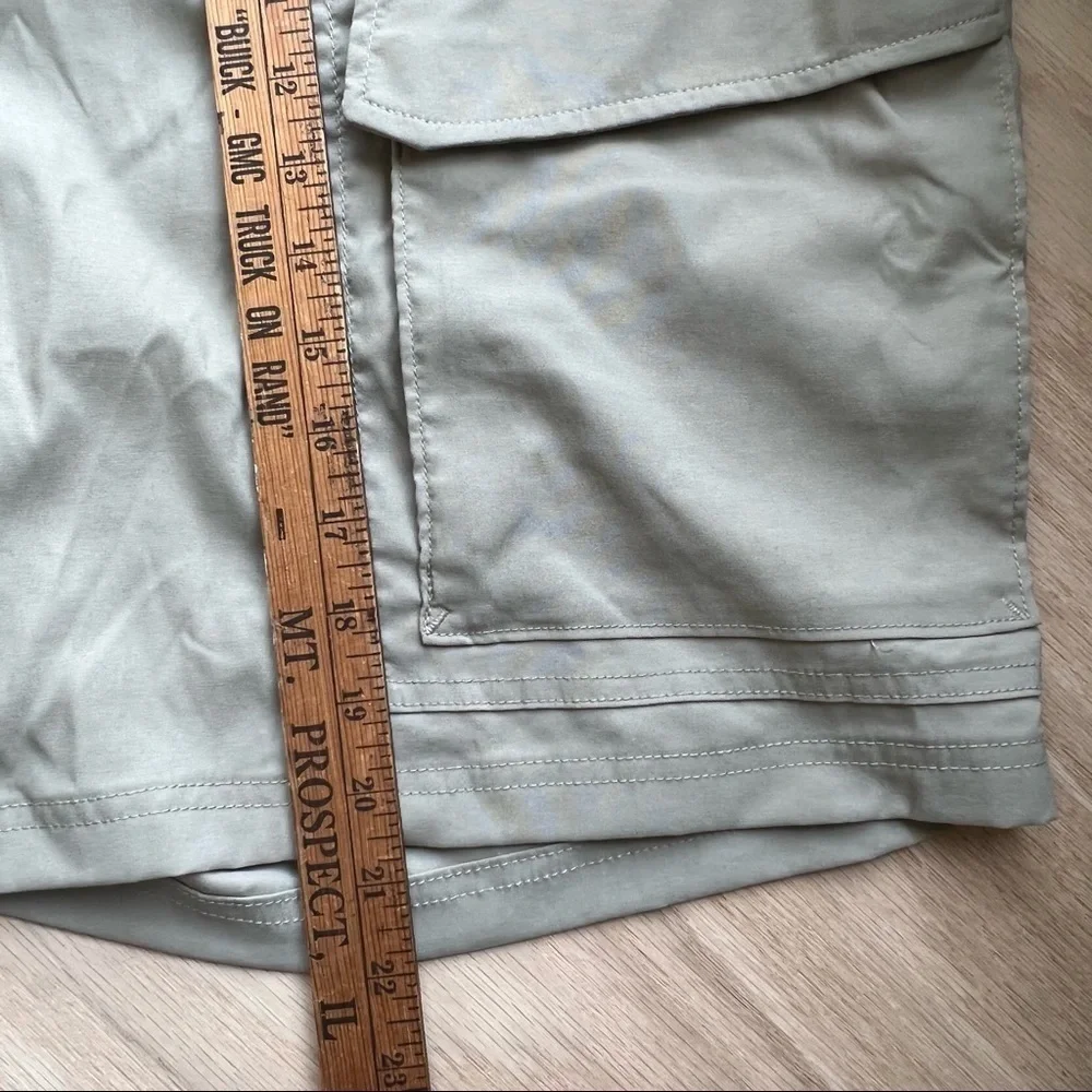 Duluth Trading Flex Dry on the Fly Cargo Shorts - Size 46
